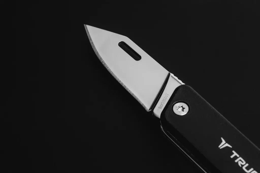 True Utility Modern Key Chain Knife - Black